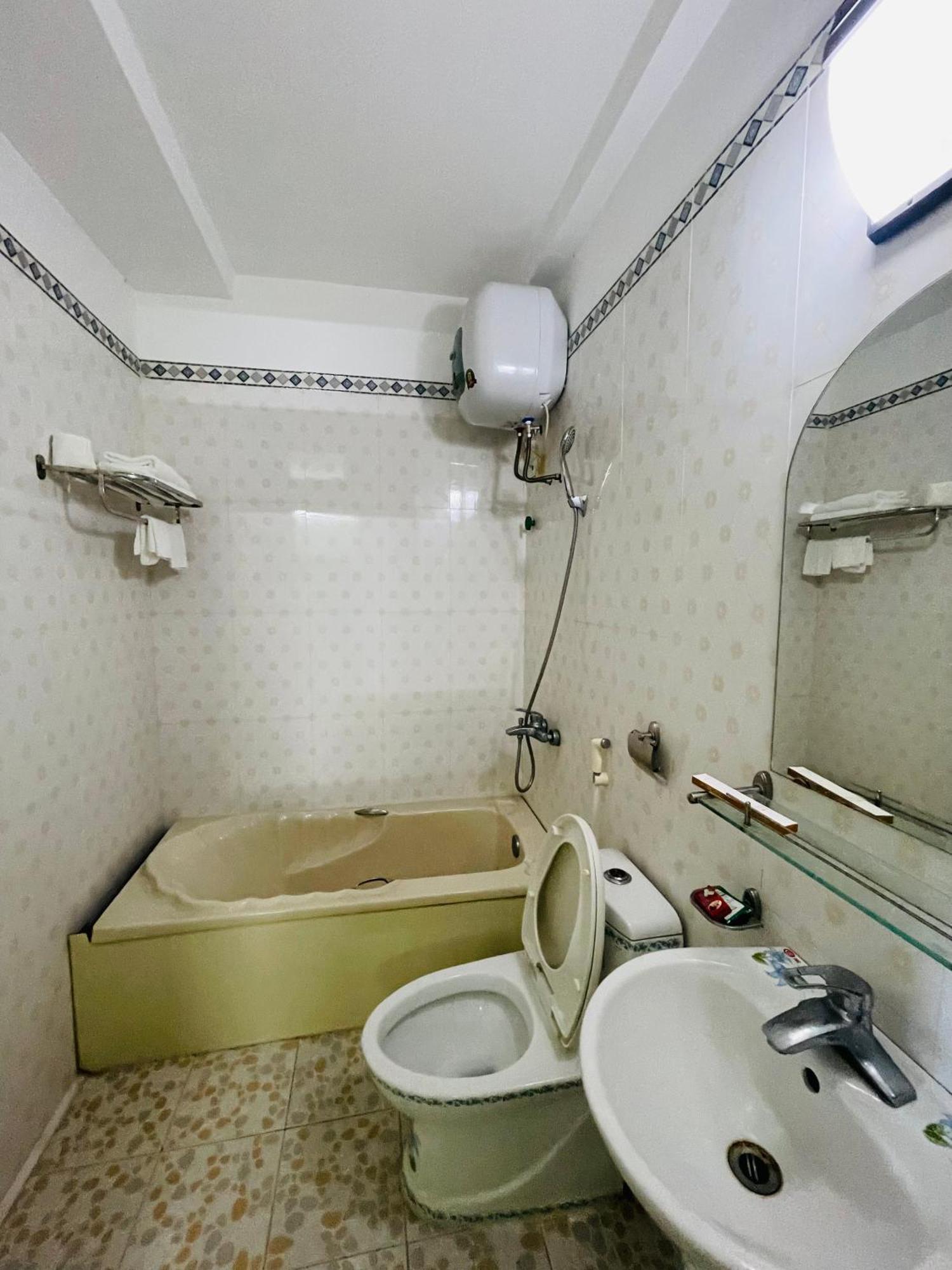 Khach San Ngoc Ly 8 Hotel Thanh Hóa Екстериор снимка